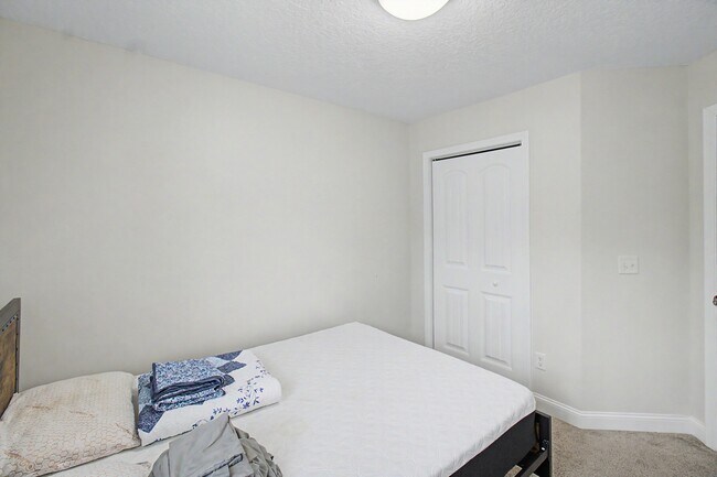 Building Photo - 1223 Cypress Fall Cir