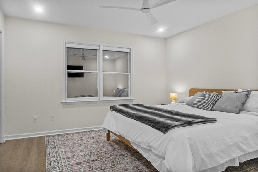 Building Photo - 170 Northview Dr