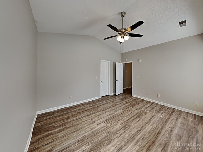 Building Photo - 101 Royal Crest Dr