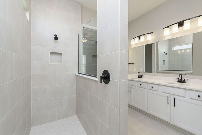 Building Photo - Gorgeous Newly Built 3 Bedroom 3 Full Bath on Golf Course in Westfield!