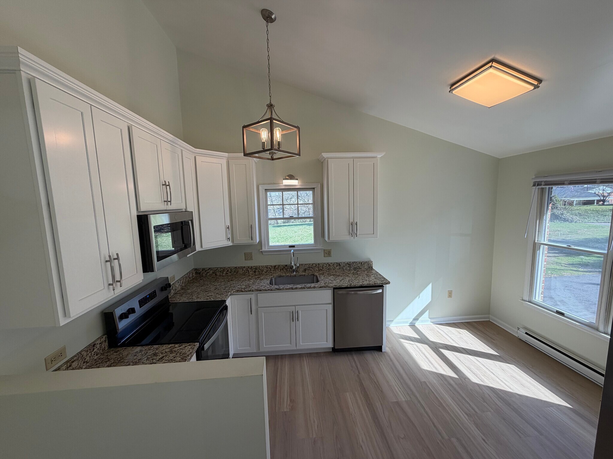 Brand new stainless stelel appliances - 104 E Poplar St