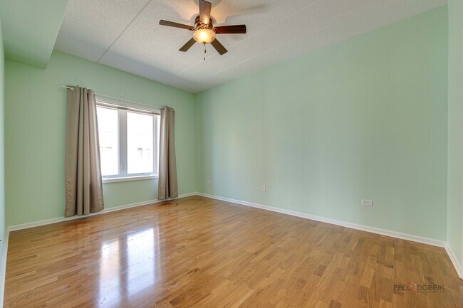 Building Photo - 799 Graceland Ave