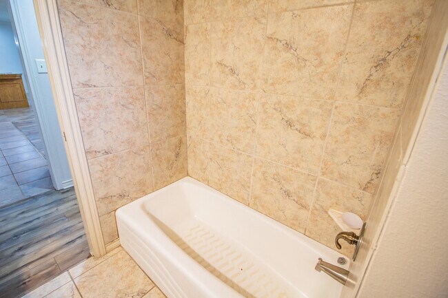 Building Photo - 5402 158th St