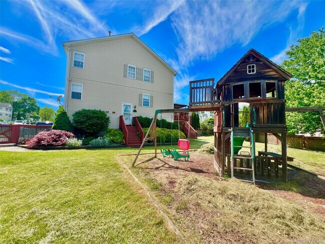 Building Photo - 60 Peach Pl