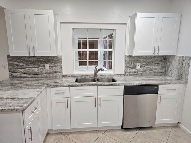 Building Photo - 12191 Broadleaf Ct