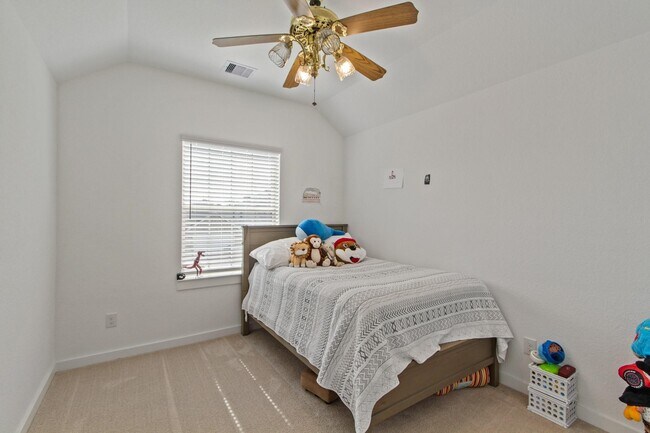 Building Photo - 12335 Summerbrook Dr