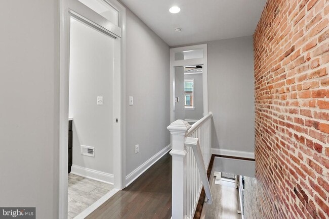 Building Photo - 212 S Robinson St