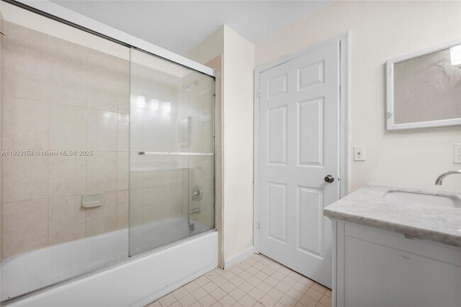 Building Photo - 9601 Dunhill Dr