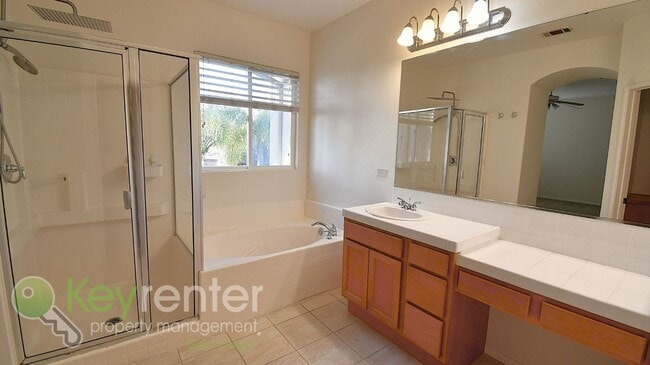 Building Photo - Poway Unified School District | Townhouse in The 4S Ranch| Quick and convenient access to SR-56