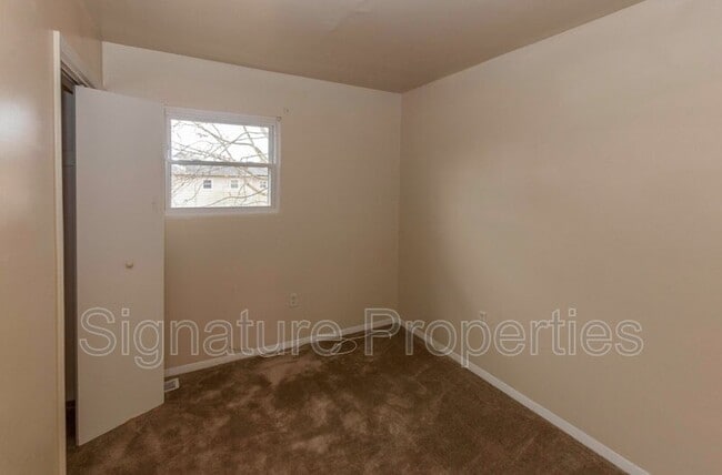 Building Photo - 908 Anvil Rd