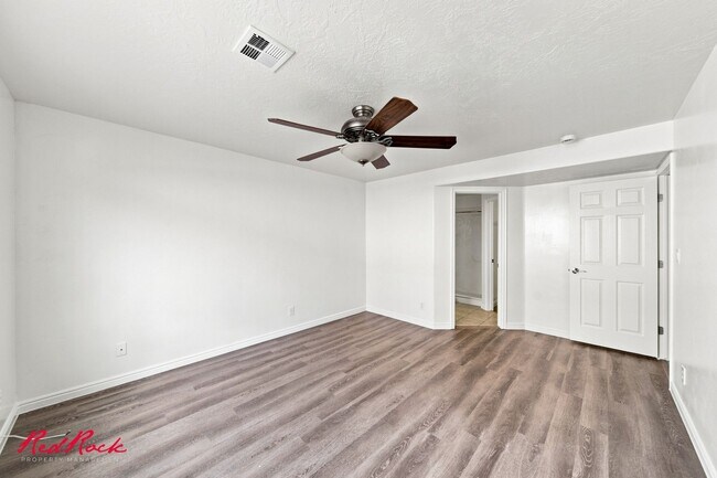 Building Photo - 1301 W Indian Hls