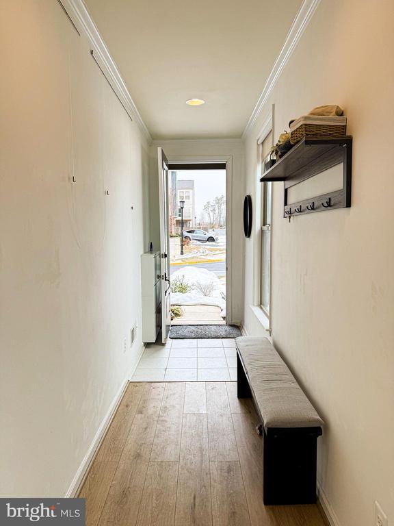 Building Photo - 42462 Dogwood Glen Square