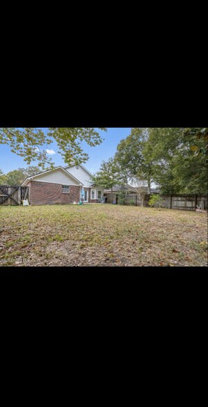 Building Photo - 104 Canal St