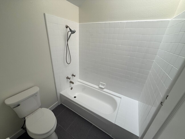 Building Photo - 3-Bedroom Home with Dual Fireplaces, Dual Balconies, and Community Pool in Valencia!