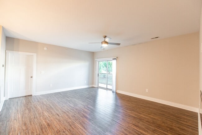 Building Photo - Eleven25