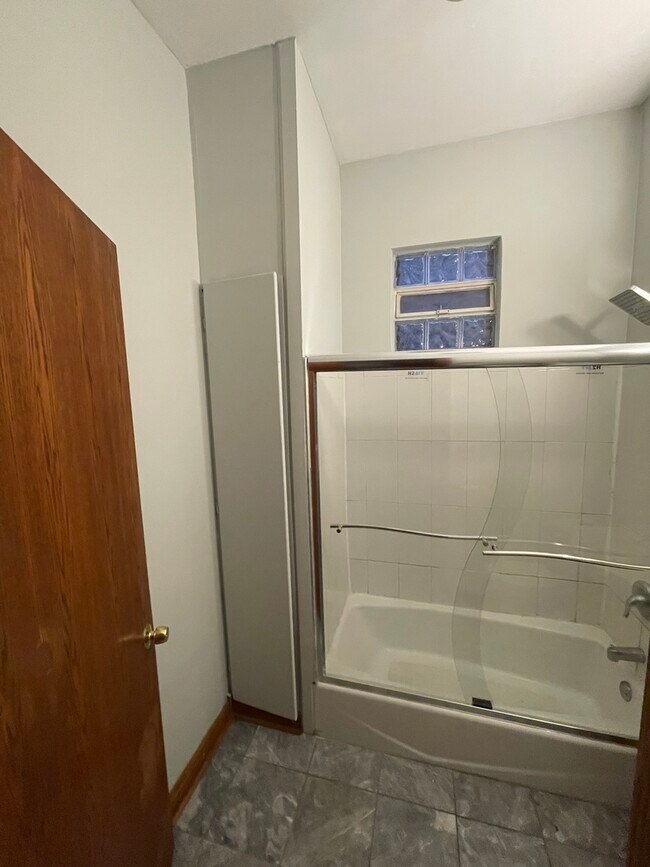 Building Photo - 3532 N Elston Ave