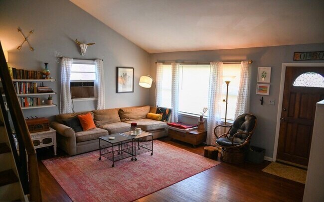 Building Photo - 1095 West Cir