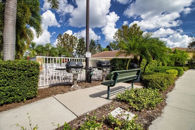 Building Photo - 3 Bedroom 2.5 Bath Townhome San Michele