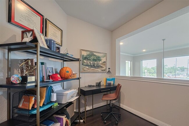 Building Photo - 8418 Oak Leaf Point Dr
