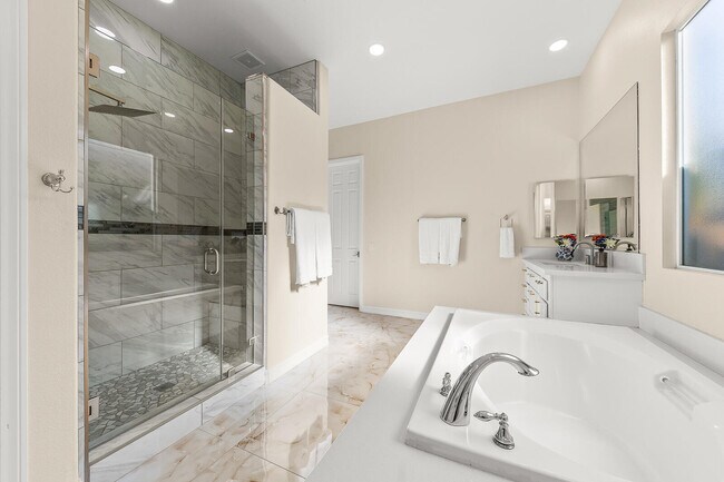 Building Photo - 46211 Roadrunner Ln