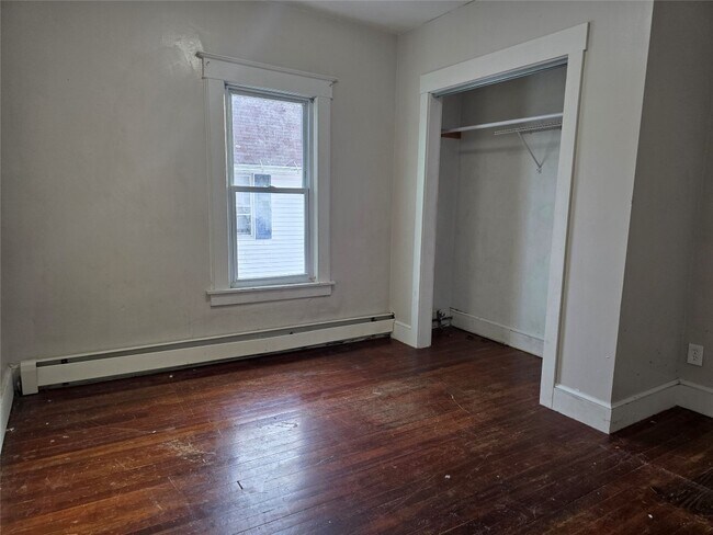 Building Photo - 320 Odell Ave