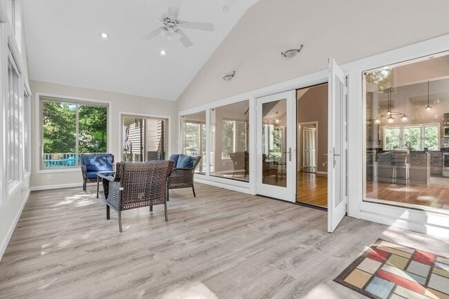 Building Photo - 606 Springs Rd