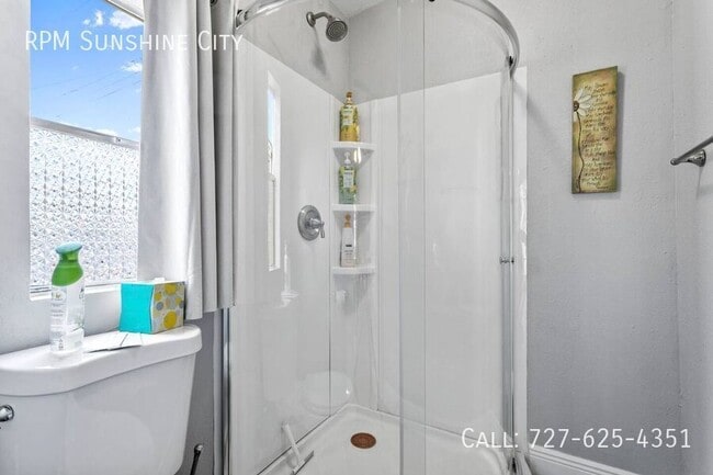 Building Photo - 5408 5th Ave N