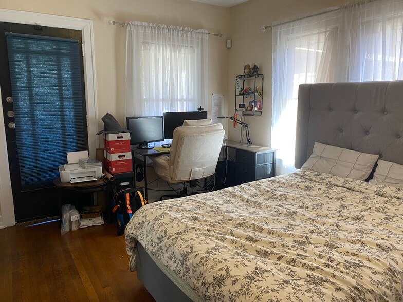 Building Photo - 6306 Goliad Ave