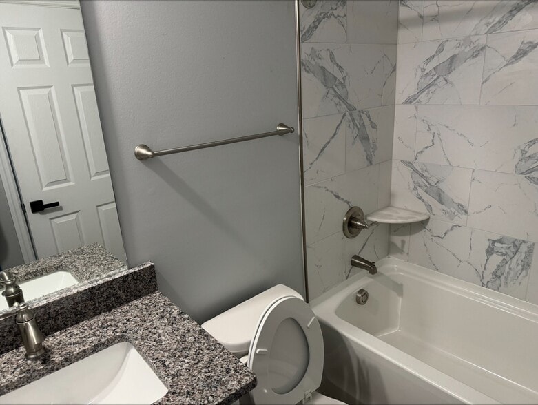 BRAND NEW CLEAN Bathrooms!! - 209 W Ann St
