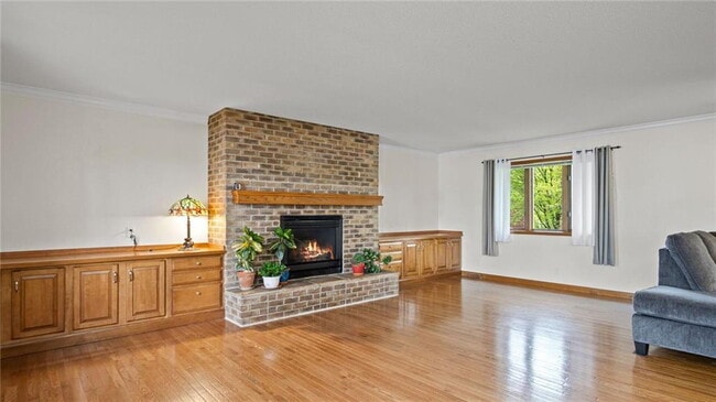 Building Photo - Spacious 4-Bedroom Home with Fenced Yard, ...