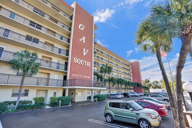 Building Photo - 2350 NE 14th Street Causeway