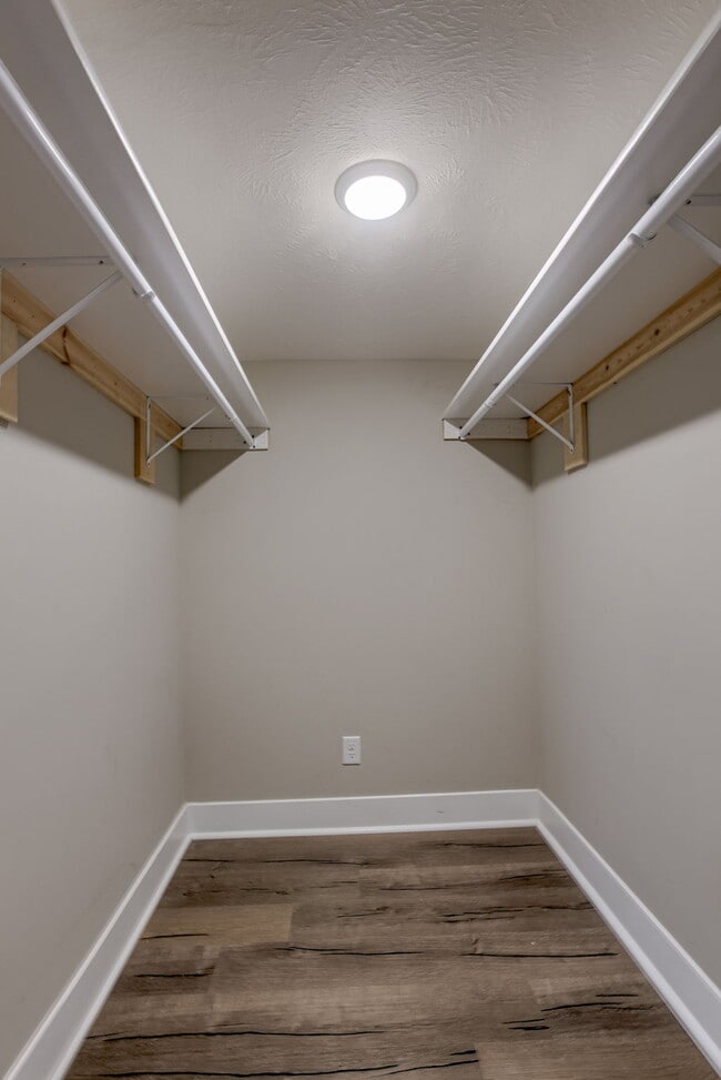 Building Photo - 2347 S 33rd St