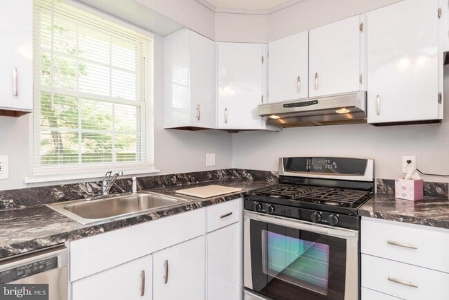 Building Photo - 37 Cardor Ct