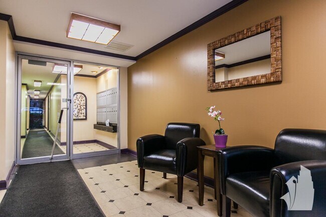 Building Photo - 1 bedroom in Chicago IL 60657