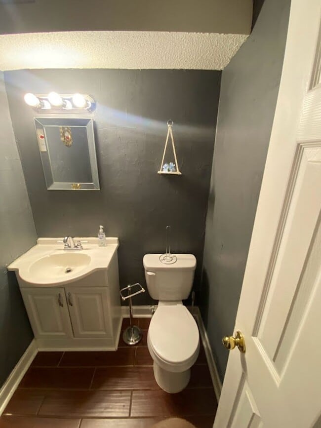 Building Photo - West Florence FURNISHED CONDO 2201 W. Jody...