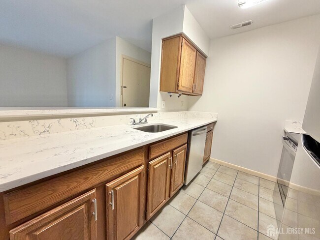 Building Photo - 9208 Tamarron Dr