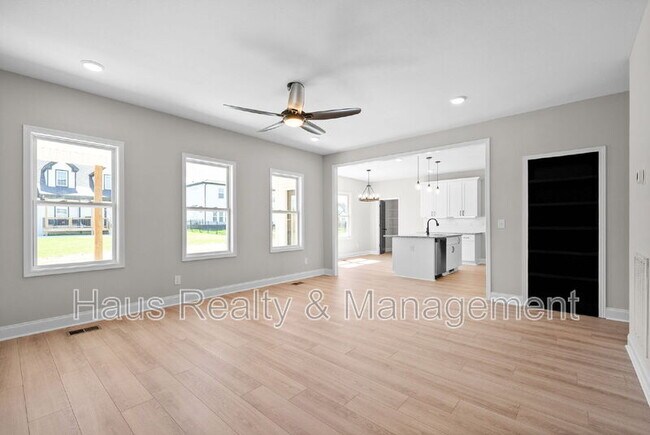 Building Photo - 248 Bluebell Dr