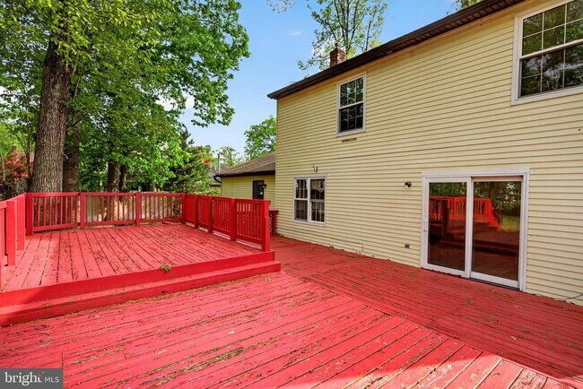 Building Photo - 1884 Forest Dr
