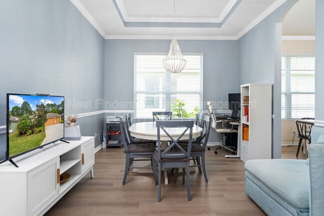 Building Photo - 409 Los Caminos Street