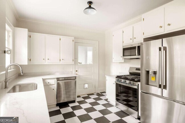 Building Photo - 5450 E Mountain St