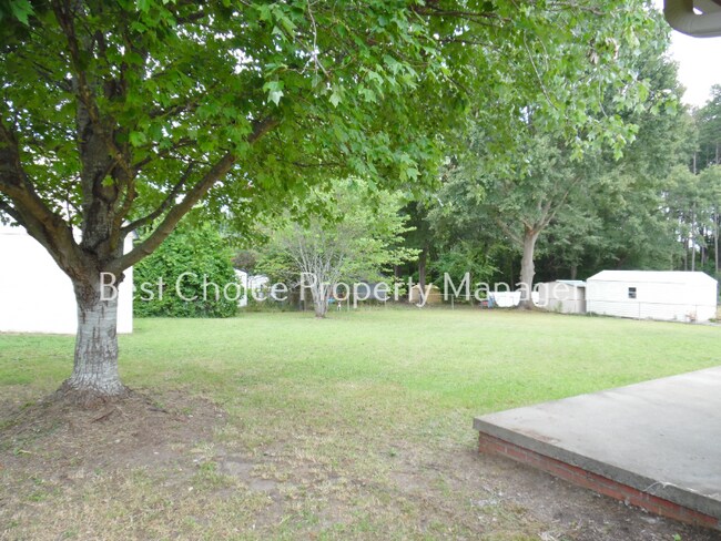 Building Photo - 205 Le Ann Dr