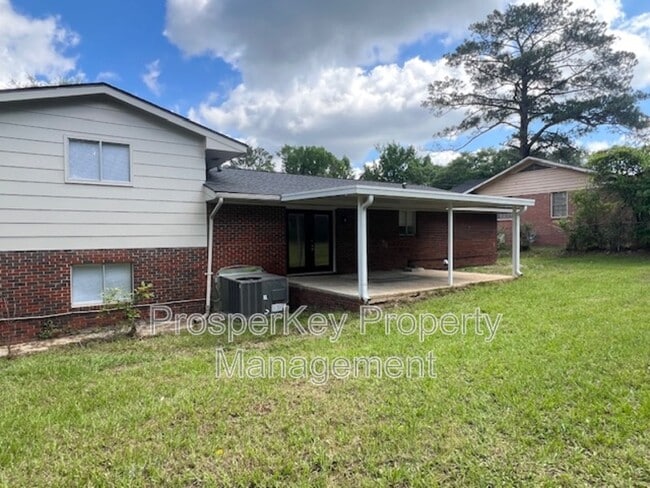 Building Photo - 3465 Melrose Dr