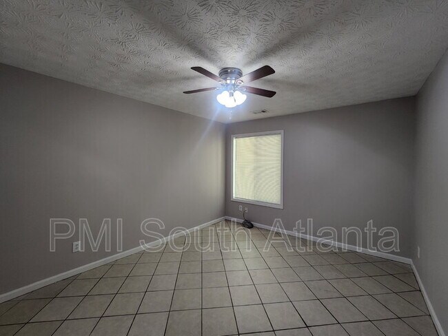 Building Photo - 107 Spring Ct