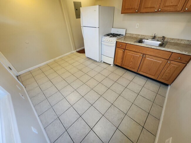 Building Photo - 2 Bed 1 Bath Apartment In Loch Sheldrake