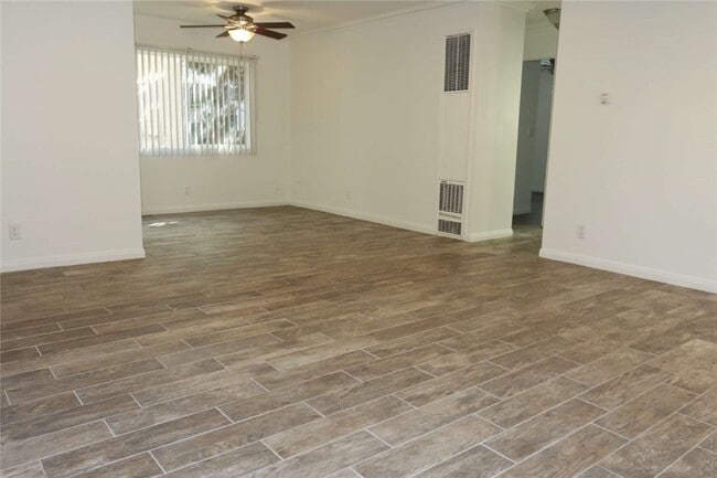 Building Photo - 111 N Calle Seville