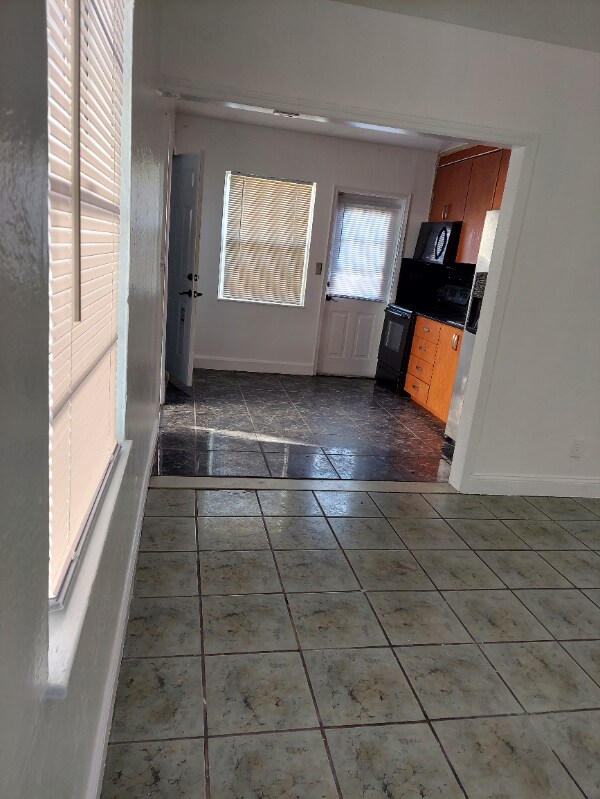 Building Photo - 2513 Grant St