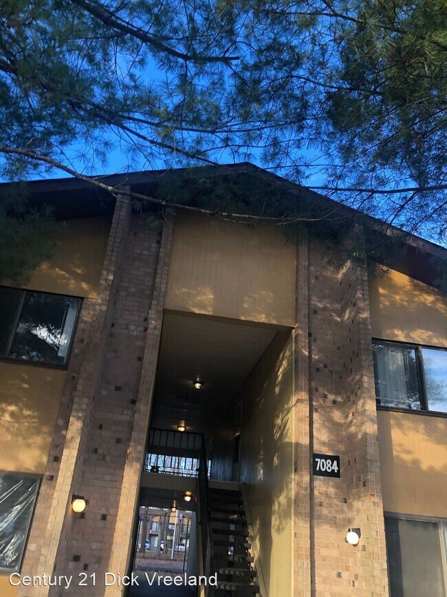 Building Photo - 2 br, 1 bath House - 7084 Wildwood Circle #83