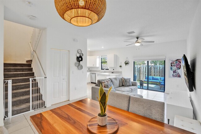 Building Photo - 20741 NE 5th Ct