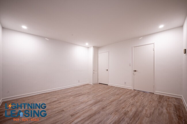 Building Photo - 1201 Kings Rd