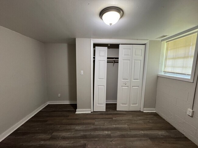 Building Photo - Far Eastside 4 Bedroom 2 Bath